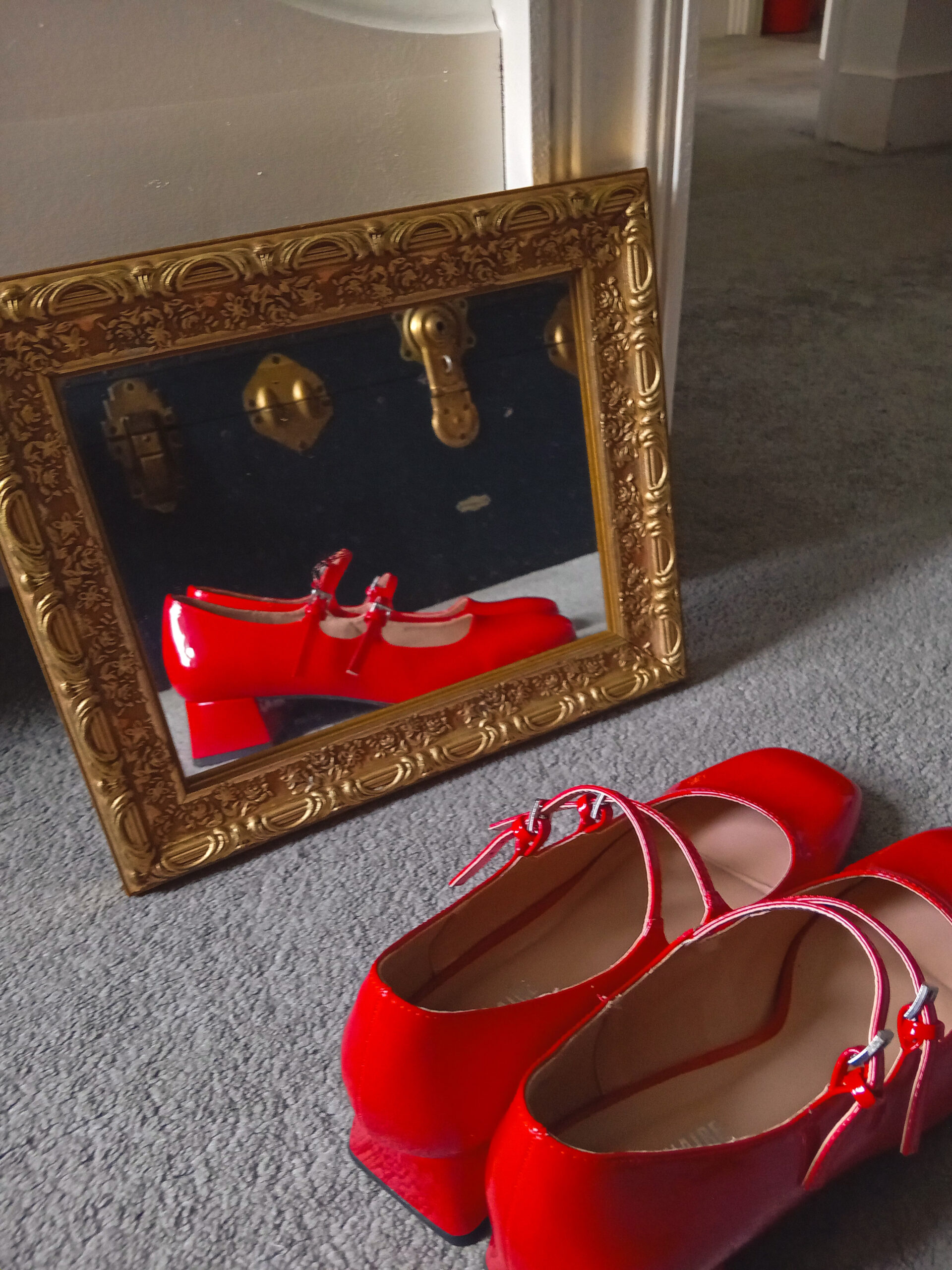 My Favourite Things… Mary Jane Shoes & H&M Sunglasses